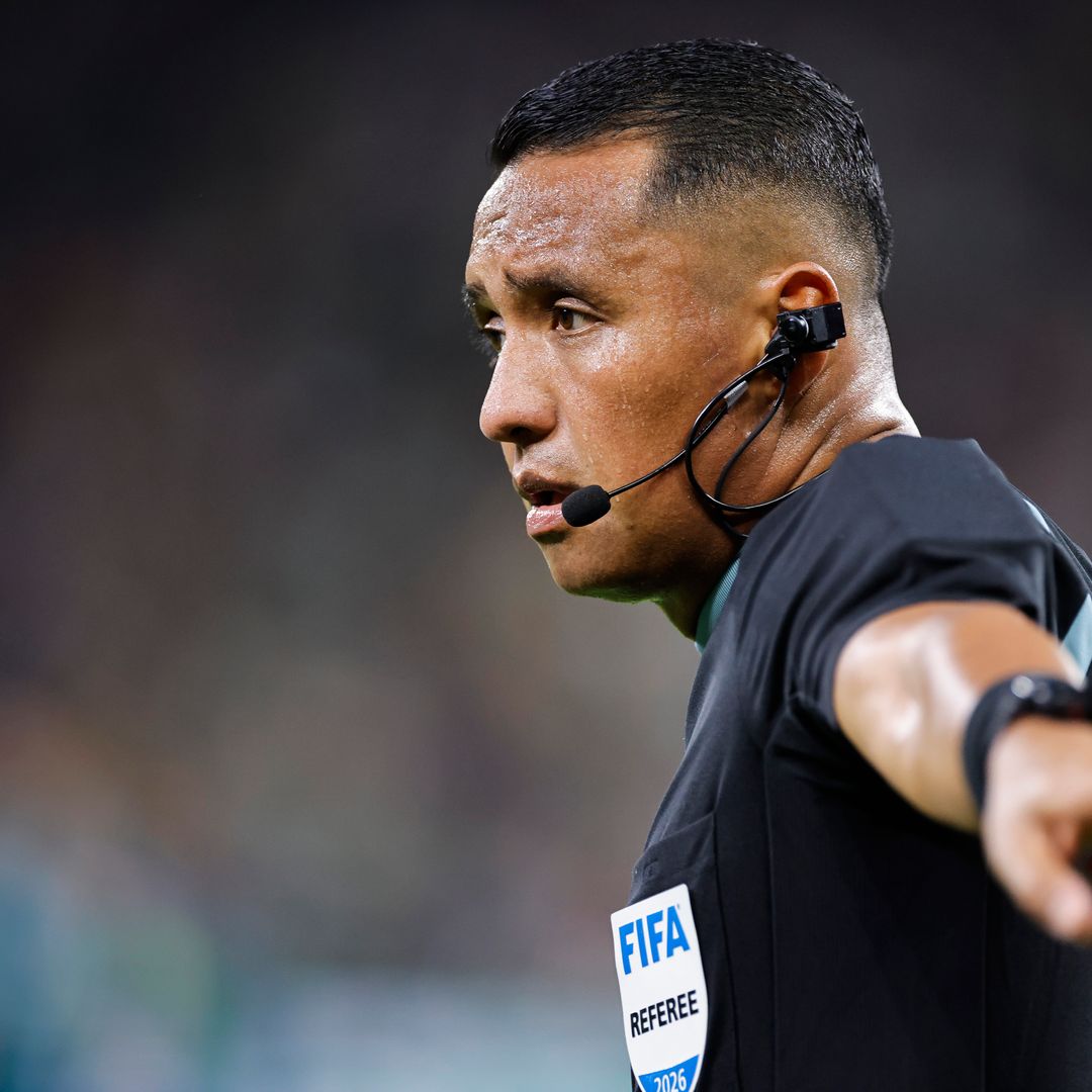 Iván Barton, árbitro salvadoreño, durante el Mundial 2026